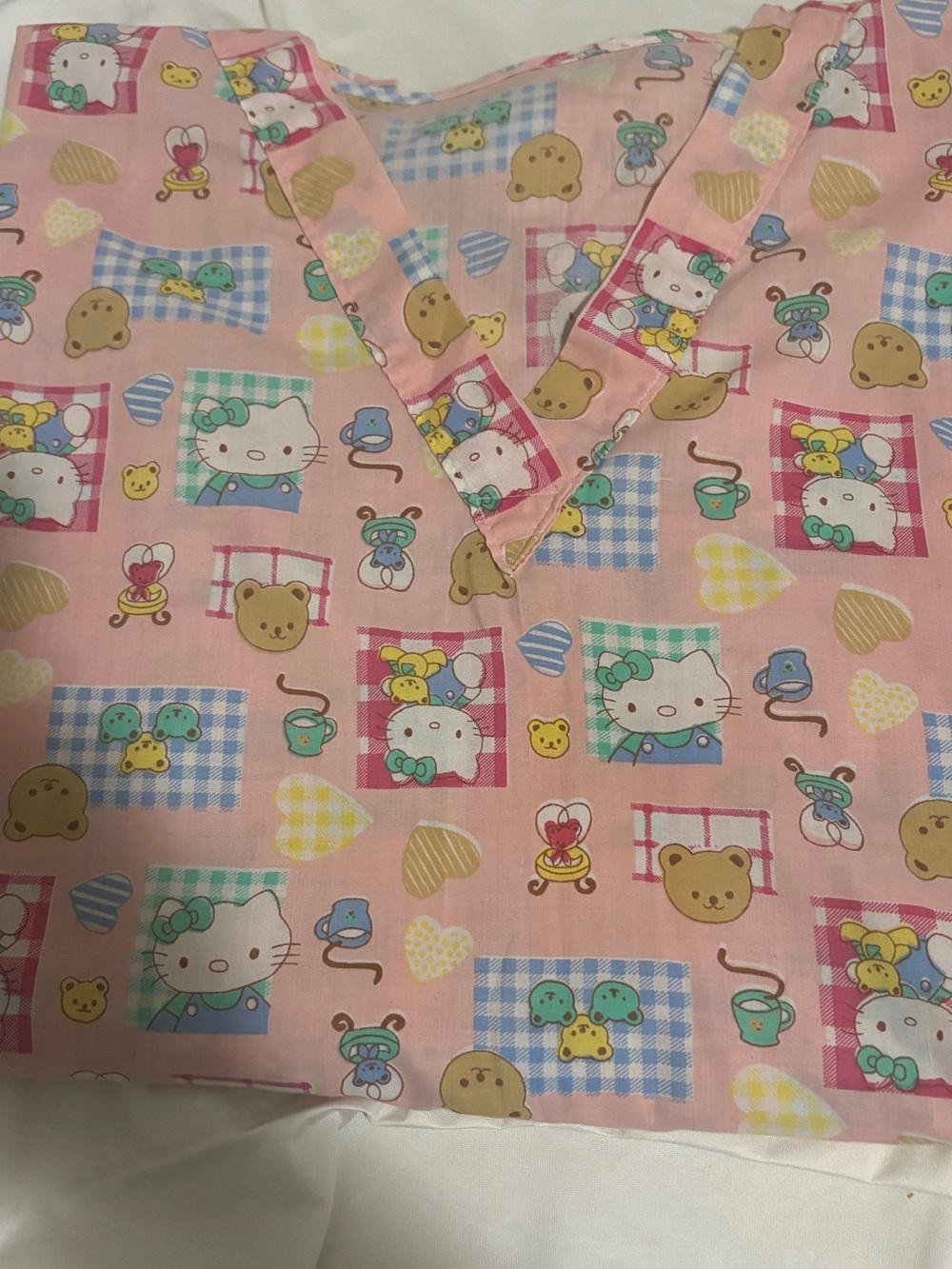 Handmade preowned scrub top with dead stock 2003 Sanrio fabric